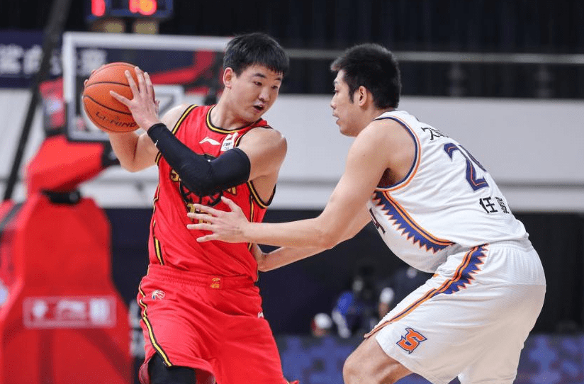 开云体育官方网址-今晚足总杯焦点战，密尔沃基雄鹿手感冰凉，引发热议，更衣室氛围转暖的简单介绍