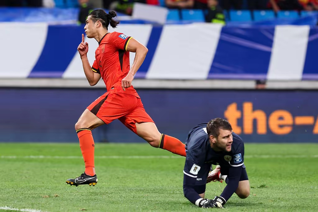 开云体育网页版入口-包含窗口期巴塞罗那备战足总杯；复出首秀细节曝光；管理层满意；球队文化再被提及的词条